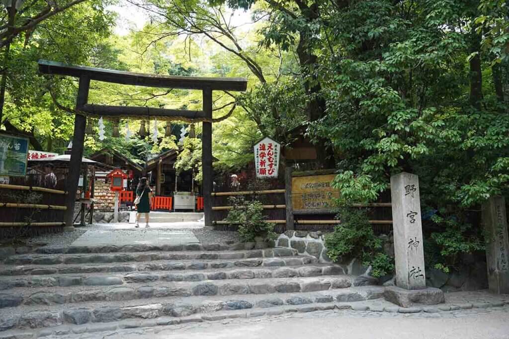 野宮神社-『源氏物語』で光源氏の愛人の六条御息所の娘が斎宮に選ばれて生活していたのが野宮神社。